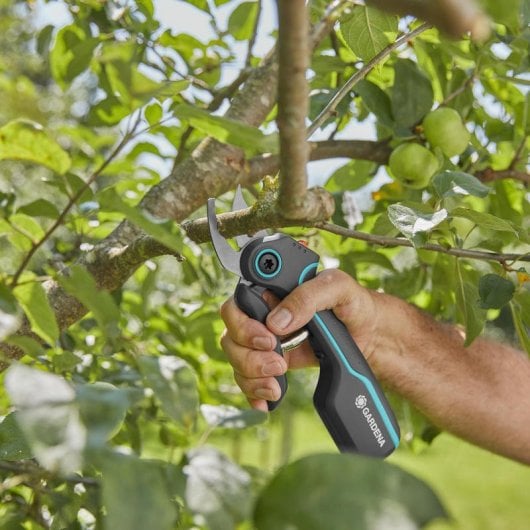 Forbici da potatura a batteria Gardena AssistCut