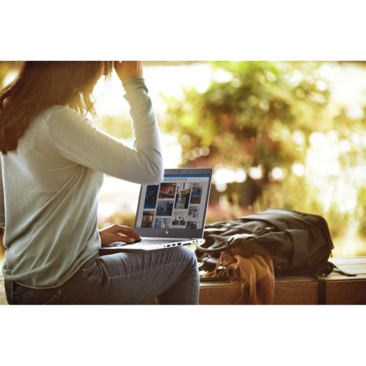 Portátil HP EliteBook 830 G6 Intel Core i5-8265U 8GB 512GB SSD 13.3" FHD Windows 10 Pro Plata