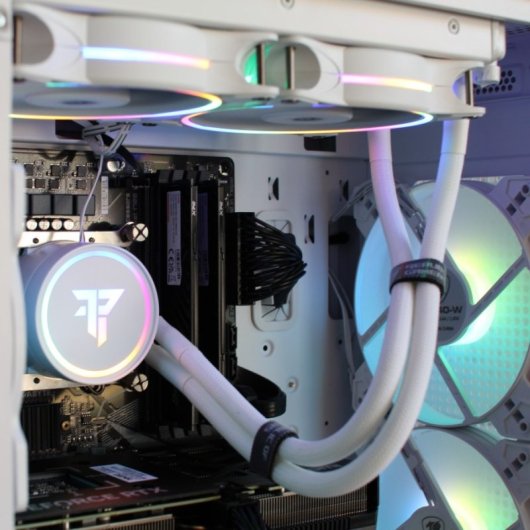 PCM Alpine AMD Ryzen 5 7600X/32GB/1TB SSD/RTX 4060 Ti