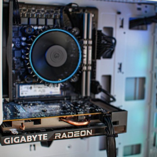 PCM Miura AMD Ryzen 5 7600/32GB/1TB SSD/RTX 4060