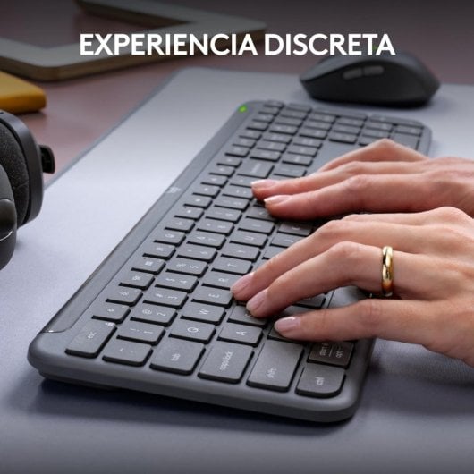 Logitech Signature Slim MK950 Tastiera e mouse wireless Combo Graphite