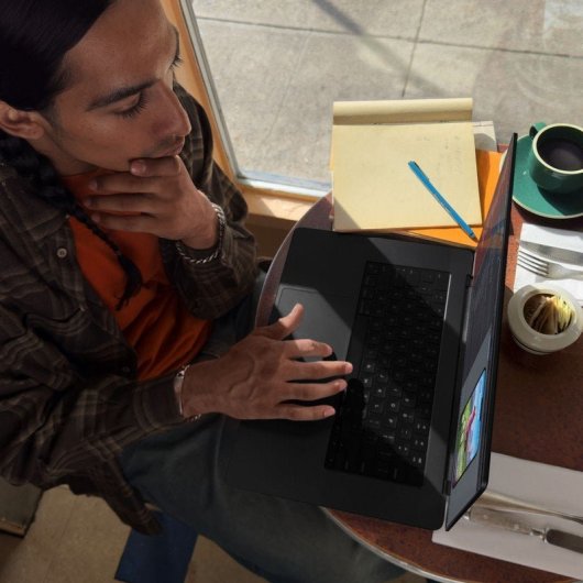 Apple Macbook Pro Apple M3 Max 16 Núcleos/64GB/2TB SSD/GPU 40 Núcleos/16" Preto Sideral