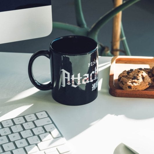 Erik Editores Taza Attack On Titan - Logo