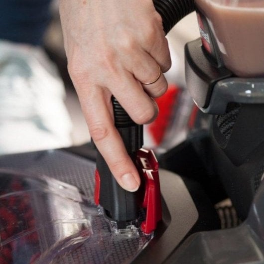 Aspirador Lava e aspira Bissell ProHeat 2X Revolution 800W Depósito 3,7L Limpeza Profunda