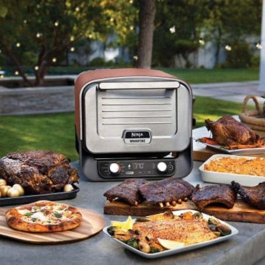 Parrilla Ninja OO101EU 2400W Electricidad + Carbón Vegetal Negra/Roja