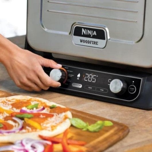 Grill Ninja OO101EU hybride 2400W électricité charbon 370°C noir rouge