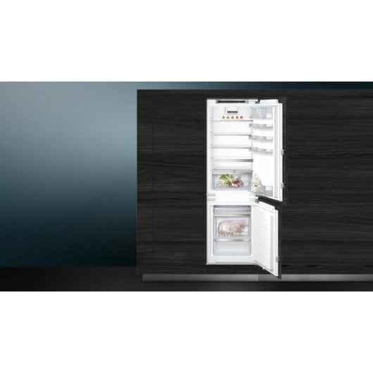 Siemens iQ500 KI86SHDD0 Frigorífico Combinado Encastrável D