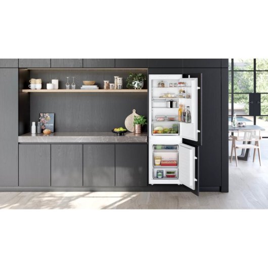 Siemens iQ100 KI86V5SE0 Frigorífico Combinado Encastrável E