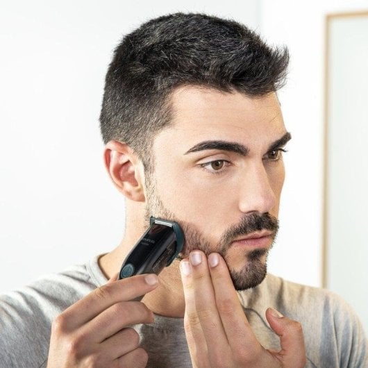 Bartschneider Taurus Hubble Kabellos 90min Nass- und Trockenrasur 6 Einstellungen Schnellladung Aufsteckkamm