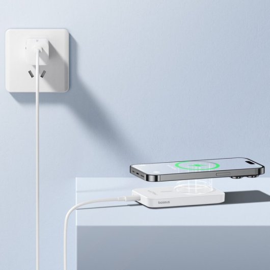 Baseus Powerbank 5000mAh mit MagSafe Wireless Charging 20W Weiß + USB-C auf USB-C Kabel 30cm Weiß