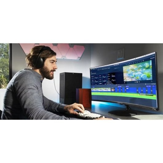 Hyte Revolt 3 SFF USB 3.2 Negro