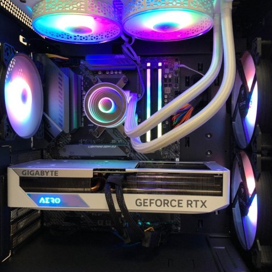 PCGAM Gaming Lunar 2 AMD Ryzen 9 5900X/32GB/1TB SSD/RTX 5070