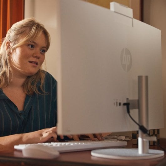 HP All-in-One 24-cr0067ns Intel Core i5-1335U/8GB/512GB SSD/23.8" Táctil