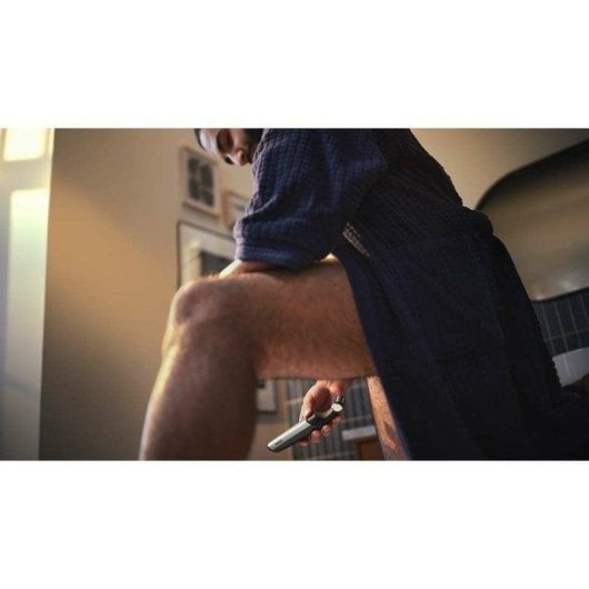 Aparador Corporal Philips Bodygroom Series 5000 BG5021/15 Recarregável 60min Seco e Molhado 3 Ajustes 3 Pentes Carga Rápida