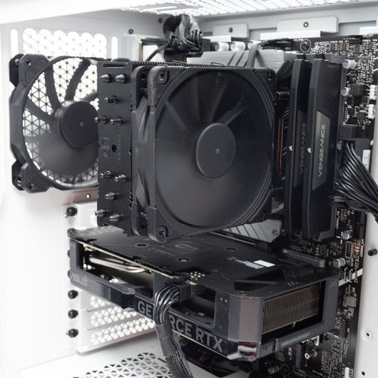 PcCom Studio Intel Core i5-14400F / 32GB / 2TB SSD / RTX 4060 Ti + Windows 11 Pro - Branco