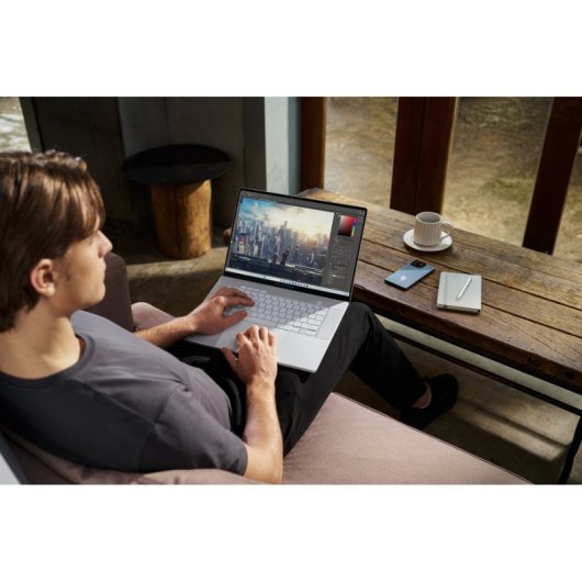 ASUS ROG Zephyrus G16 2024 GA605WI-QR005W AMD Ryzen AI 9 HX 370/32GB/1TB SSD/RTX 4070/16"