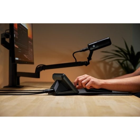 Elgato Stream Deck + Interface audio Dock XLR