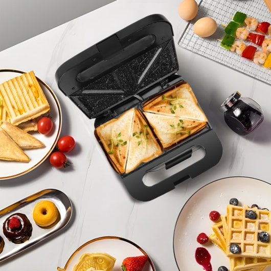 Aigostar Sandwichera para 2 Sandwiches con Revestimiento Antiadherente 750W Negro