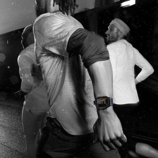 Apple Watch Ultra 2 GPS + Cellular 49mm Retina OLED Preto L Resistente Água 100m IP6X SpO2 ECG