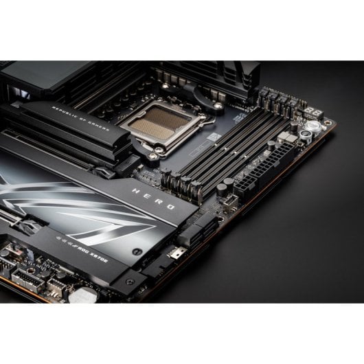 ASUS ROG CROSSHAIR X870E HERO Reacondicionado