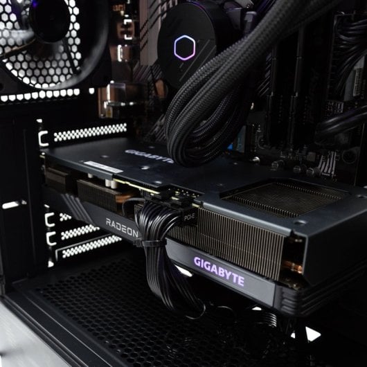 PcCom Ready AMD Ryzen 7 5700X3D / 32GB / 2TB SSD / RX 7600 XT