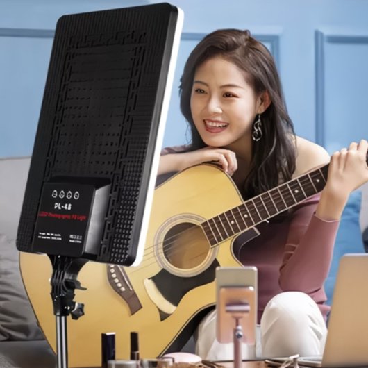 Klack Luz LED para Fotografía Y Vídeo con Mando Y Trípode de 2.1m 50W Negro