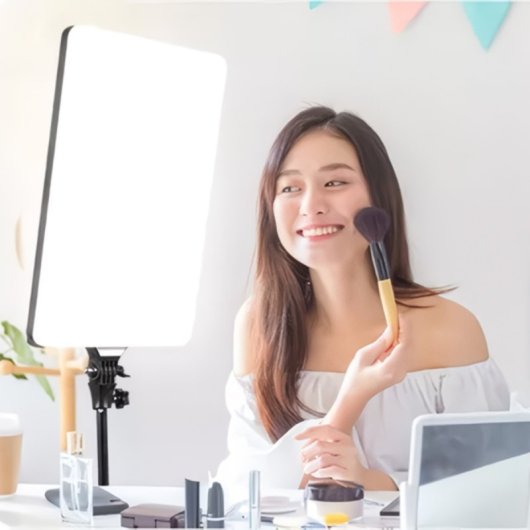 Klack Luz LED para Fotografía Y Vídeo con Mando Y Trípode de 2.1m 50W Negro