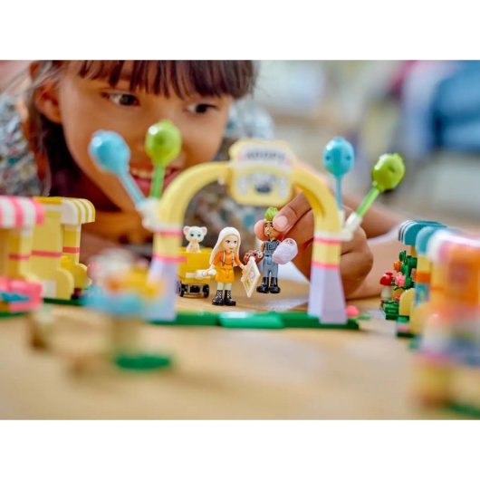 Tag der Haustieradoption von Lego Friends
