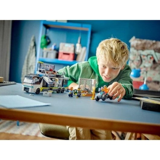 LEGO City Camion Laboratoire de Police Criminelle 674 pièces