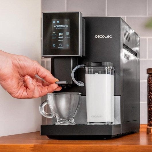Cafetera Superautomática Cecotec Cremmaet Compactccino Connected 1,1L 19 bares WiFi leche