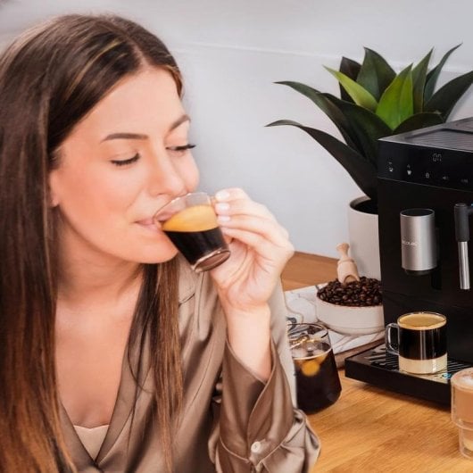 Cecotec Cremmaet Compact Steam Cafetera Superautomática Compacta con Molinillo 19 Bares Negra