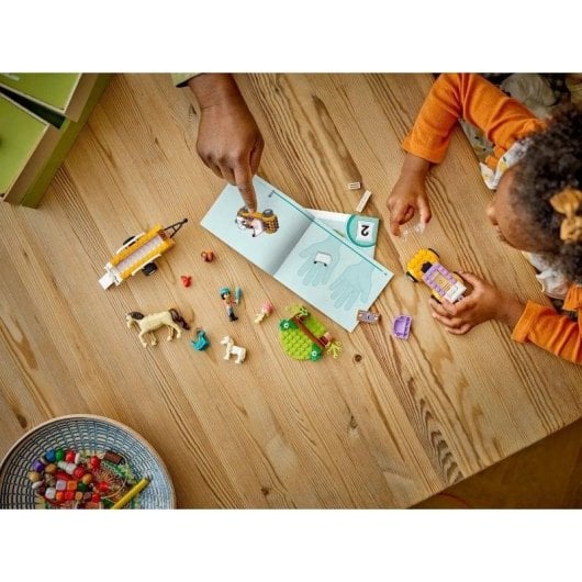 Set de construction Lego Friends Remorque pour Chevaux 105 pièces avec voiture et figurines