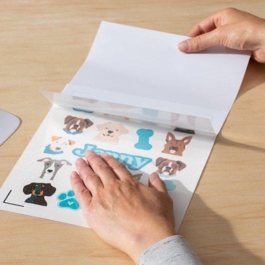 Vinil de Transferência Térmica Cricut Holográfico Impermeável A4 5 Unidades