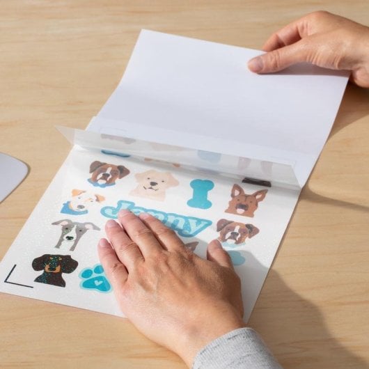 Vinil de Transferência Térmica Cricut Holográfico Impermeável A4 5 Unidades