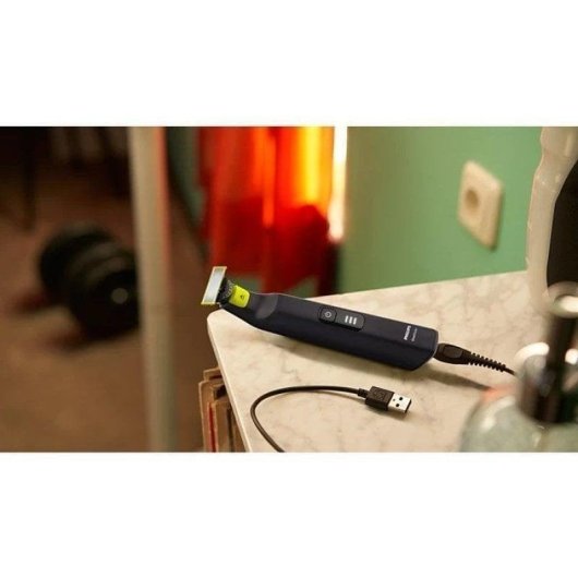 Multigroomer Philips OneBlade Pro 360 QP6542/15 Kabellos 90min Nass- und Trockenrasur 14 Einstellungen Klinge Schutzkappe