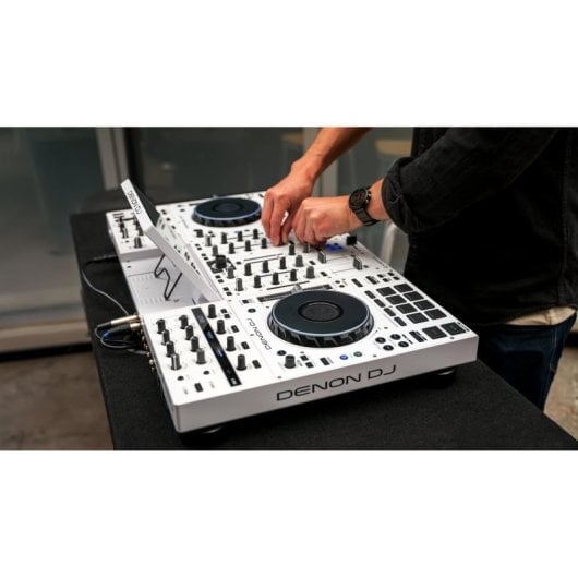Denon DJ PRIME 4 + Controlador DJ Autónomo + Misturador Branco