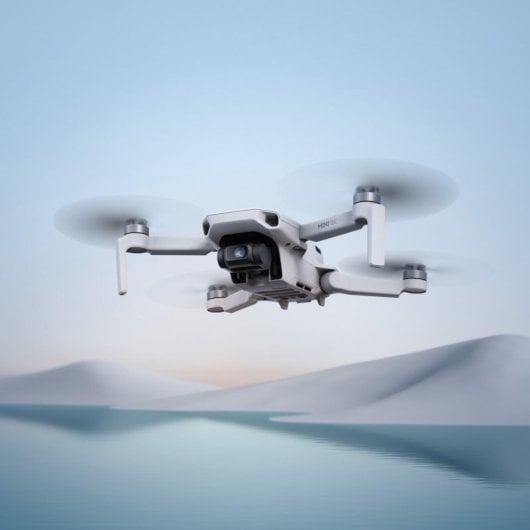 DJI Mini 4K Fly More Combo 4 Rotoren Quadrocopter 12 MP 3840 x 2160 Pixel 2250 mAh Grau