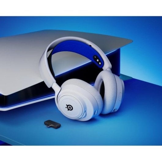 Casque Steelseries Arctis Nova 7P sans fil Bluetooth Gaming avec annulation de bruit IA blanc et bleu