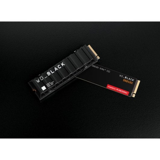 SSD WD Black SN850X 8 To 7 300 Mo/s avec dissipateur thermique NVMe PCIe 4.0 M.2 Gen4 16 GT/s