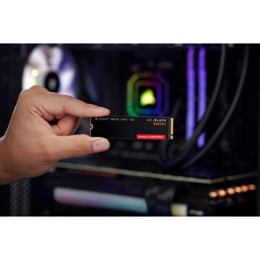 SSD WD Black SN850X 8 To 7 300 Mo/s avec dissipateur thermique NVMe PCIe 4.0 M.2 Gen4 16 GT/s