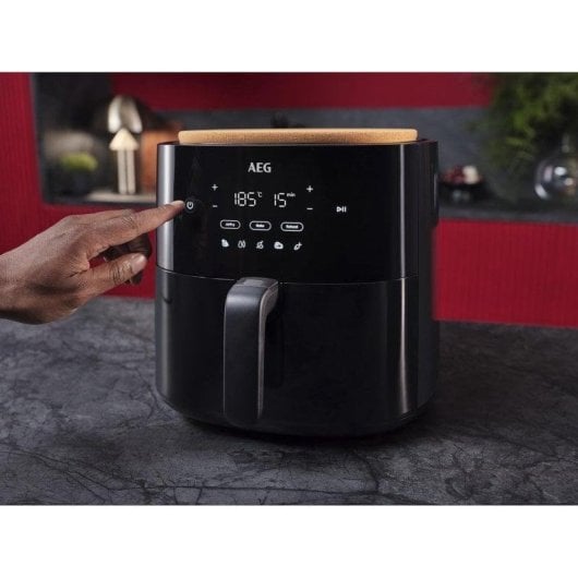 Friteuse sans Huile AEG AAF7B 6.8L 1800W avec 8 Programmes et Écran Tactile