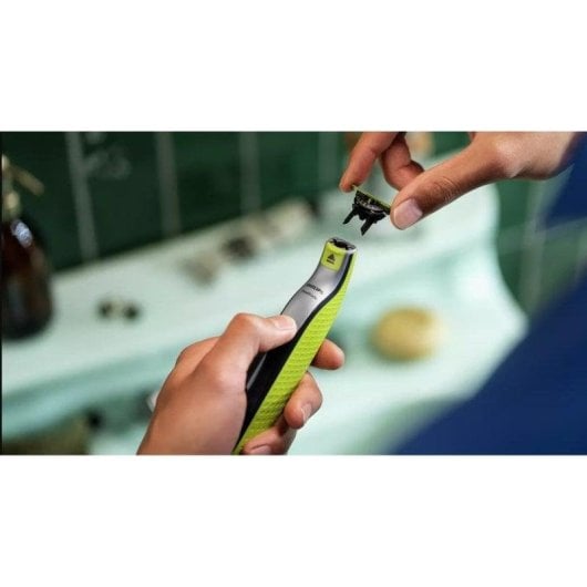 Afeitadora Philips OneBlade 360 QP2734/31 recarregável cabeça 360 lavável