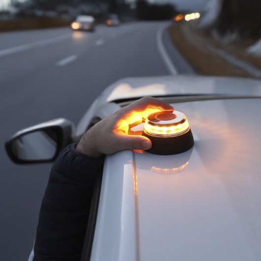 Klack V16 Luz de Emergencia Geolocalizada Seguridad y Visibilidad en la Carretera Negra