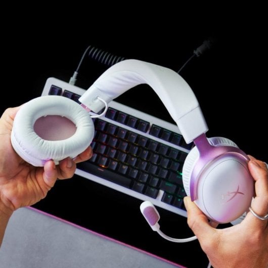 Auriculares HyperX Cloud III com fio USB e jack 3,5 mm Gaming Cancelamento de Ruído Branco/Rosa