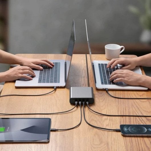 Hyper HyperJuice Carregador GaN de Secretária 245W com 4 Portas USB-C PD + Cabos Alimentação EU/UK