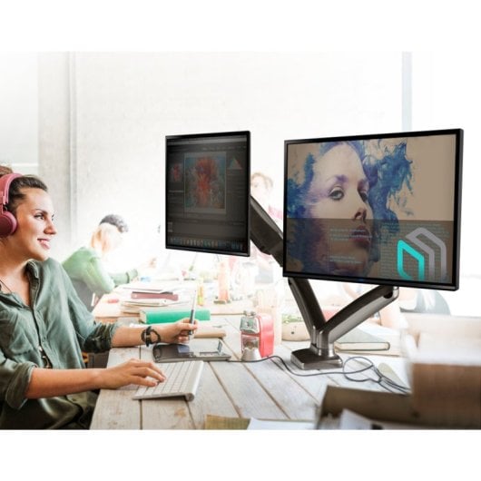 Supporto per monitor Onkron G160-B da 13 a 32" con doppio braccio, fino a 8 kg, Vesa 100x100, nero
