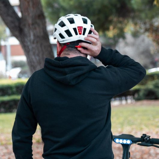 Casque urbain Smartgyro Smart Helmet avec éclairage pour scooters électriques Multi-tailles réglables M/L Blanc