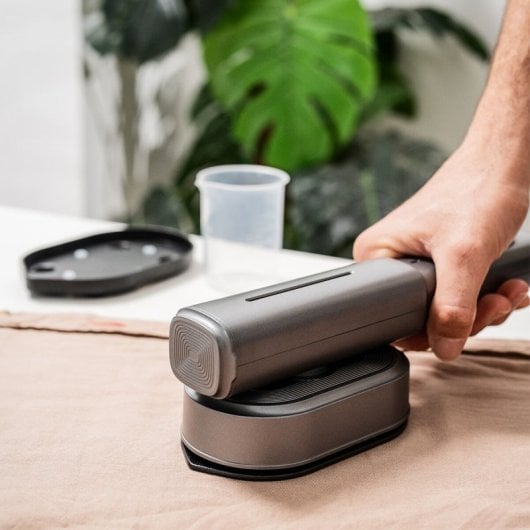 Fer à vapeur vertical de voyage 2 en 1 InnovaGoods Vaoron 1200 W Gris