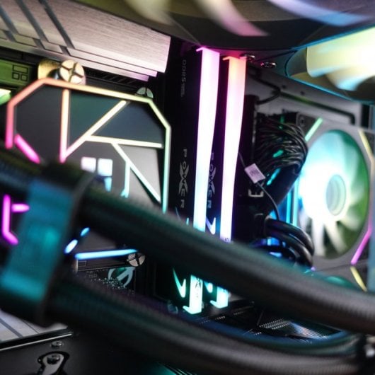 PCM Aeon Titanblade AMD Ryzen 7 5800X/32GB/1TB SSD/RTX 4070 SUPER