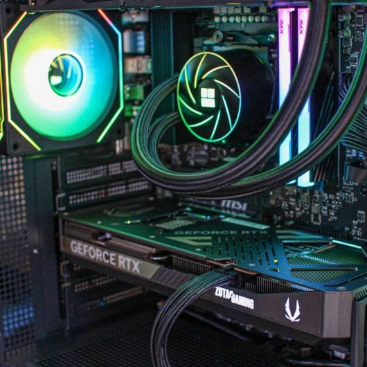 PCM Aeon Titanblade AMD Ryzen 7 5800X/32GB/1TB SSD/RTX 4070 SUPER